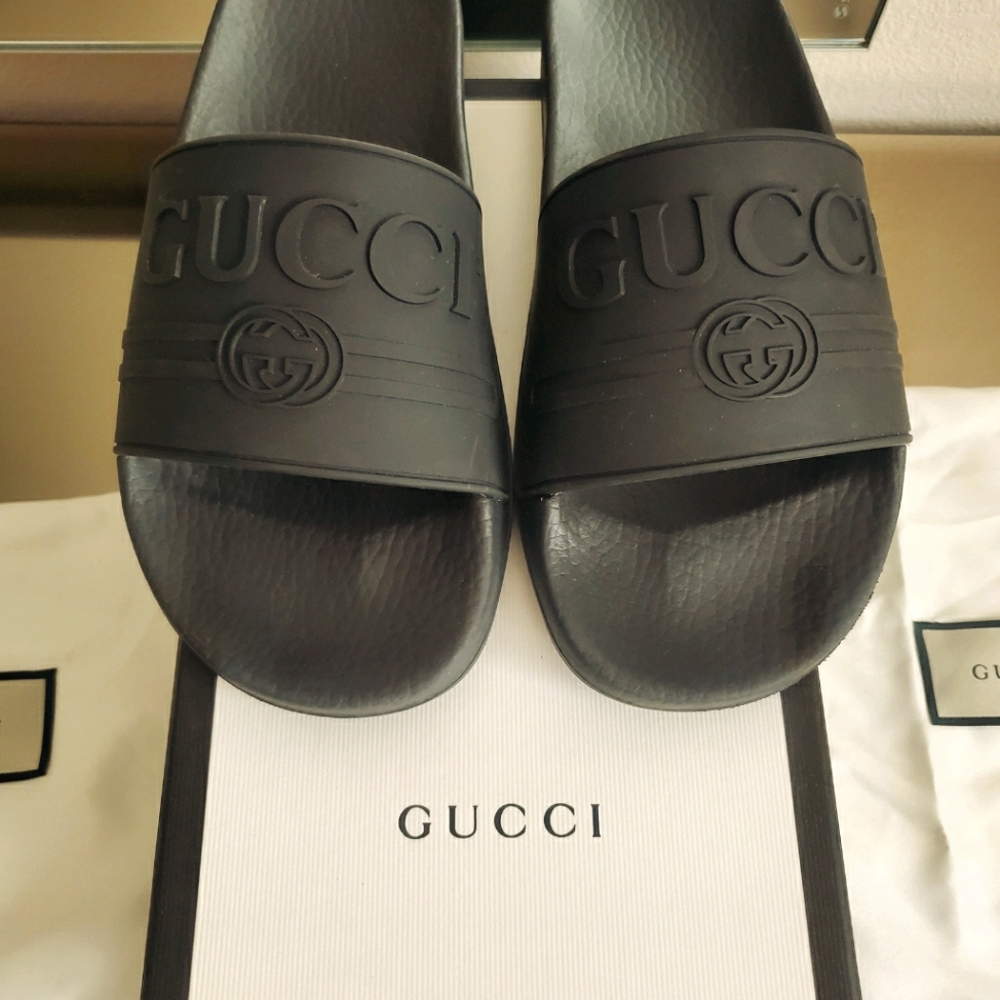 Authentic Women's Gucci black Slides